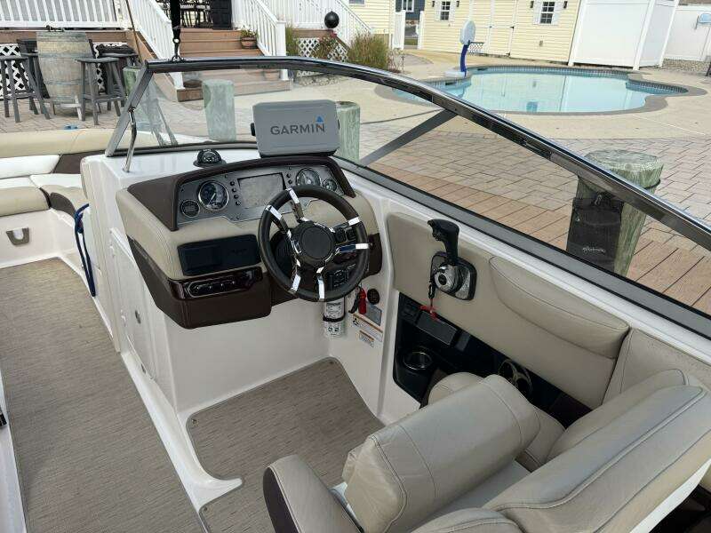 27ft Regal Yacht For Sale