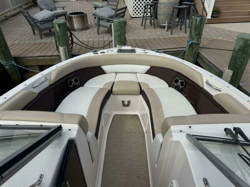 27ft Regal Yacht For Sale