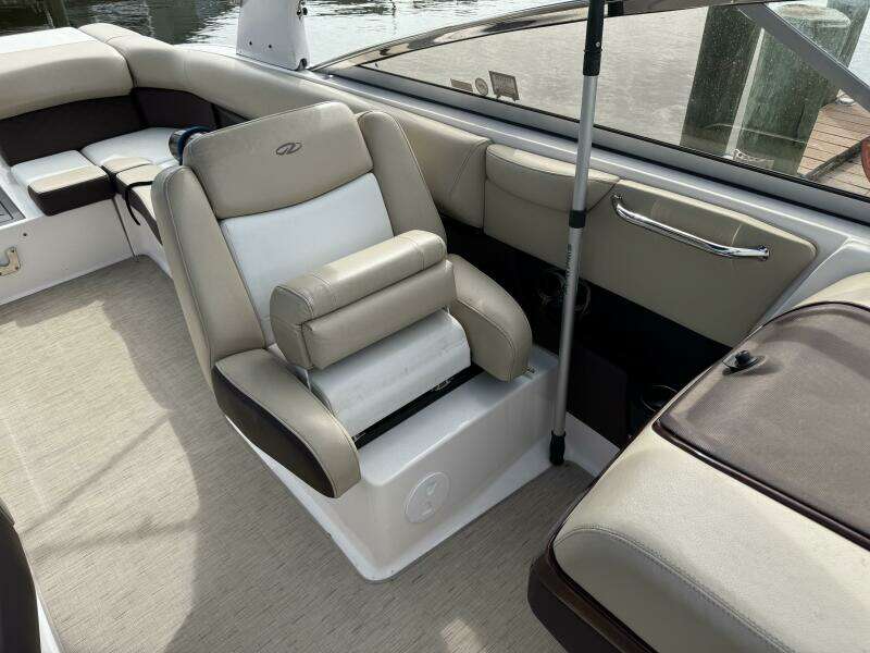 27ft Regal Yacht For Sale