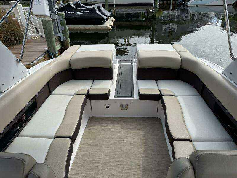 27ft Regal Yacht For Sale