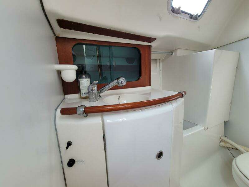 Stravaig 32ft Beneteau Yacht For Sale