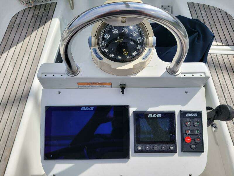 Stravaig 32ft Beneteau Yacht For Sale