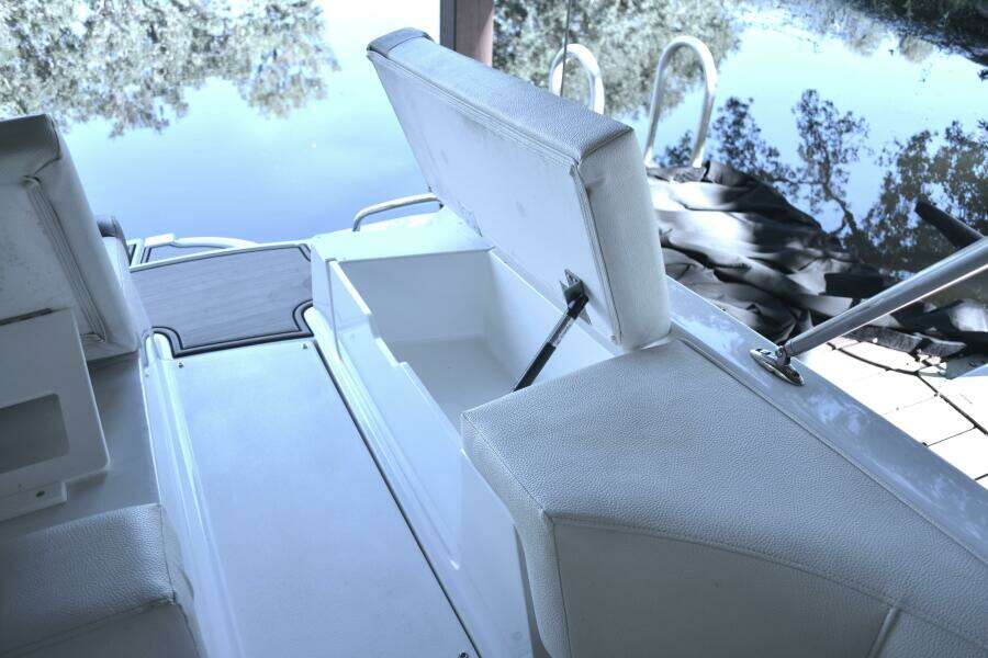 20ft Cobalt Yacht For Sale