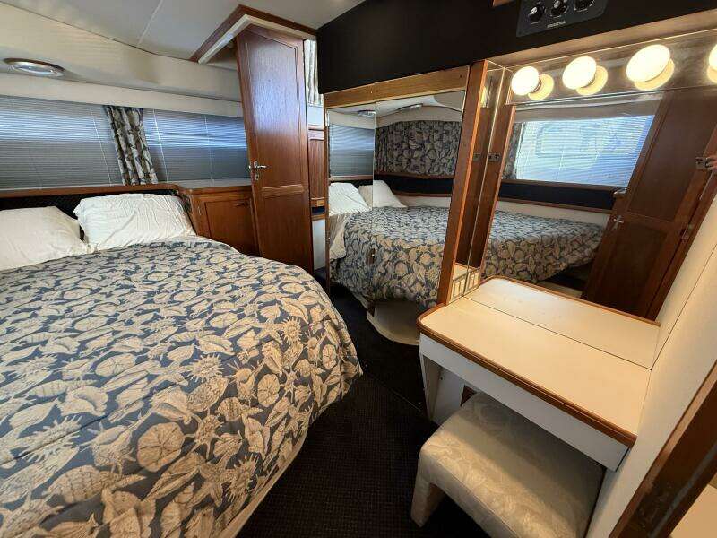 Summer Breeze 38ft Carver Yacht For Sale