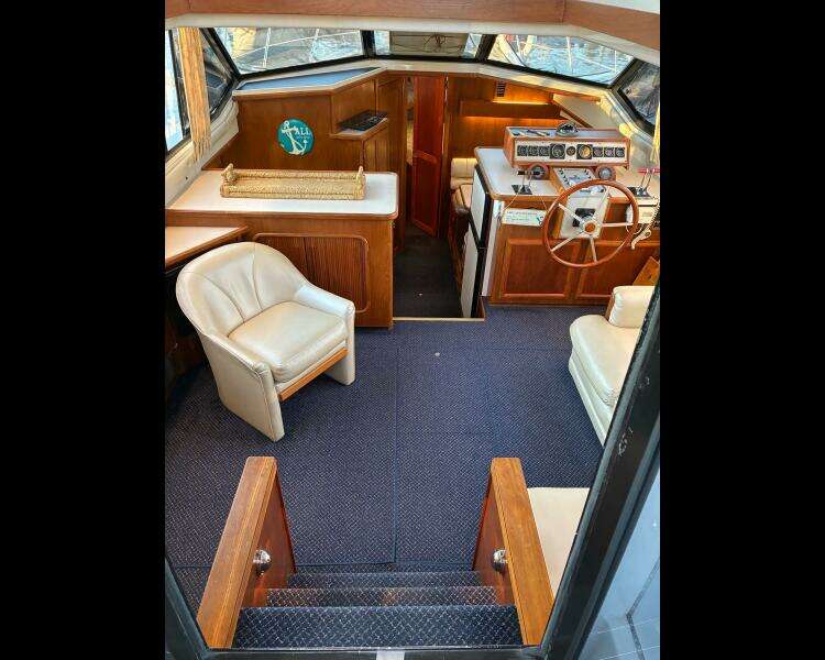 Summer Breeze 38ft Carver Yacht For Sale