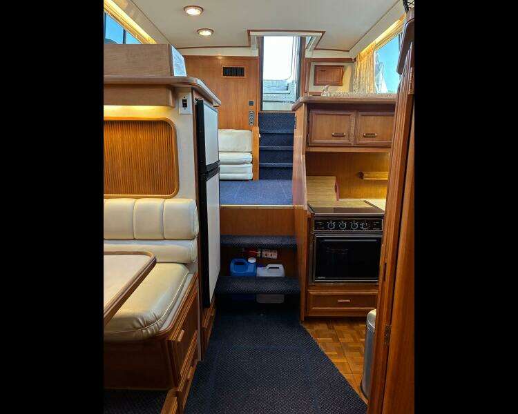 Summer Breeze 38ft Carver Yacht For Sale