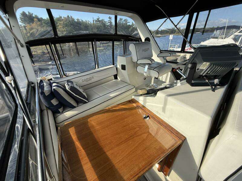 Summer Breeze 38ft Carver Yacht For Sale
