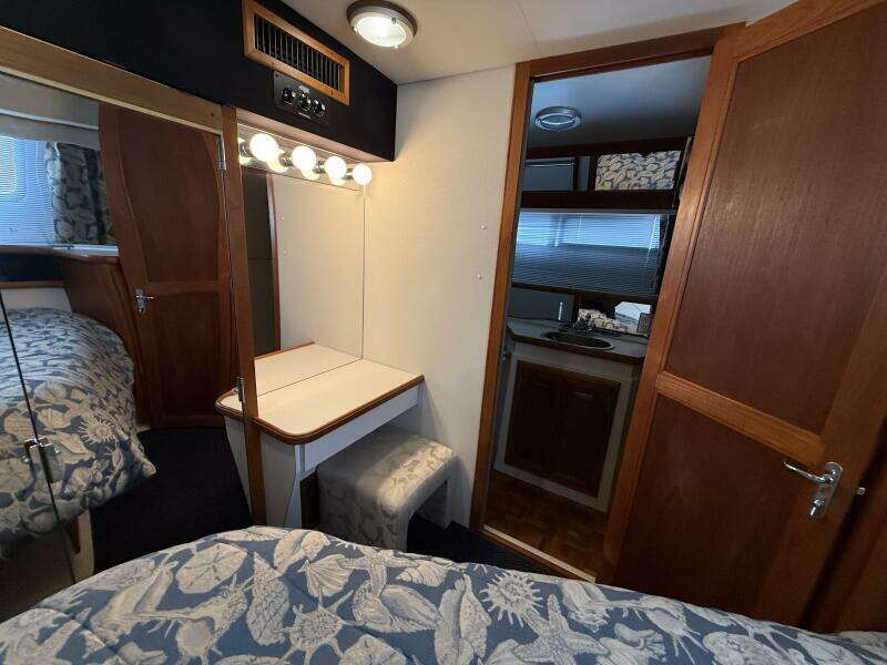Summer Breeze 38ft Carver Yacht For Sale