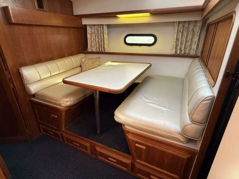 Summer Breeze 38ft Carver Yacht For Sale
