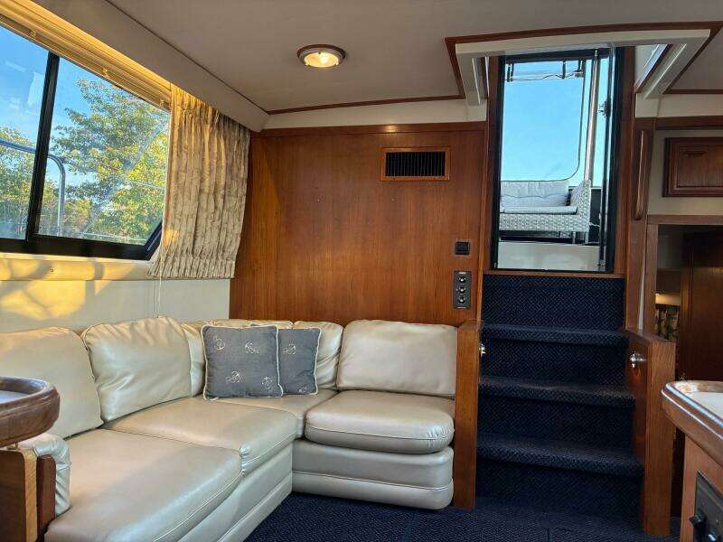 Summer Breeze 38ft Carver Yacht For Sale