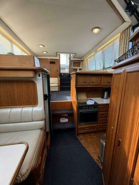 Summer Breeze 38ft Carver Yacht For Sale