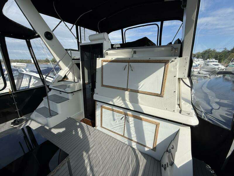 Summer Breeze 38ft Carver Yacht For Sale