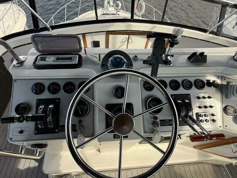 Summer Breeze 38ft Carver Yacht For Sale