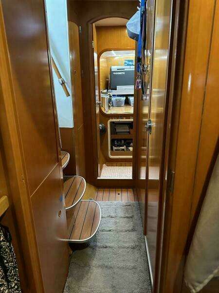 Herkee 38ft Lagoon Yacht For Sale