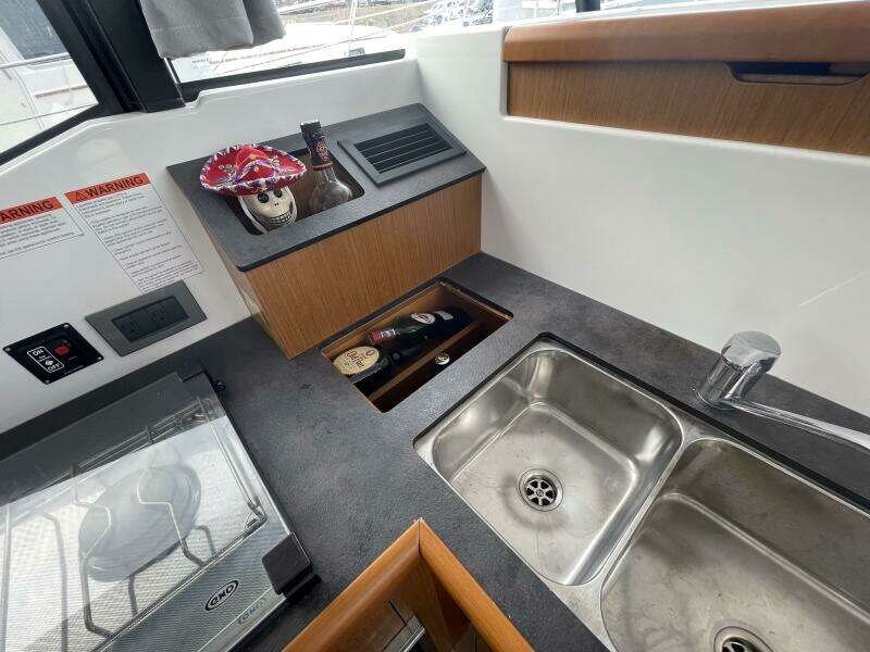 A TO Z 35ft Beneteau Yacht For Sale