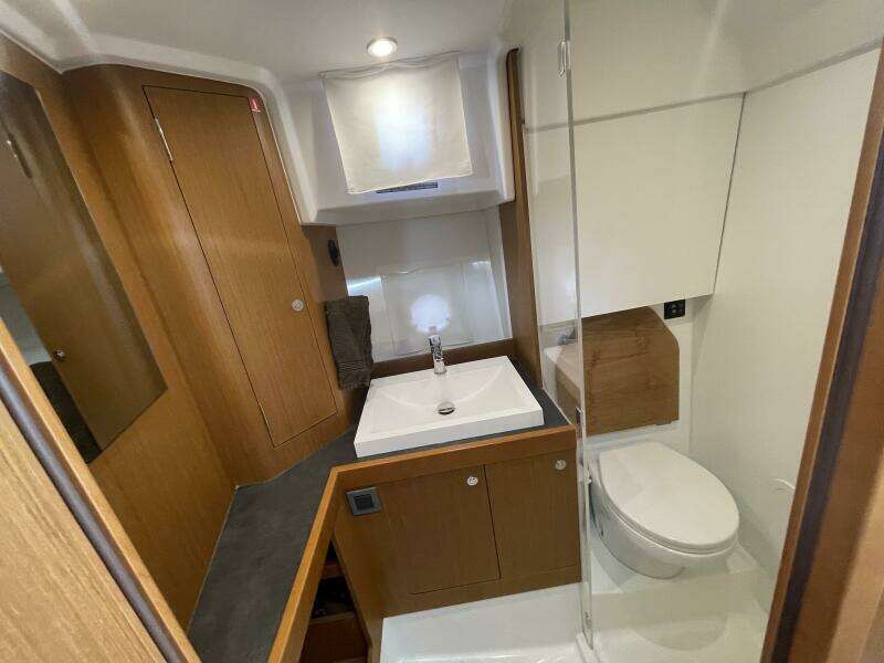 A TO Z 35ft Beneteau Yacht For Sale