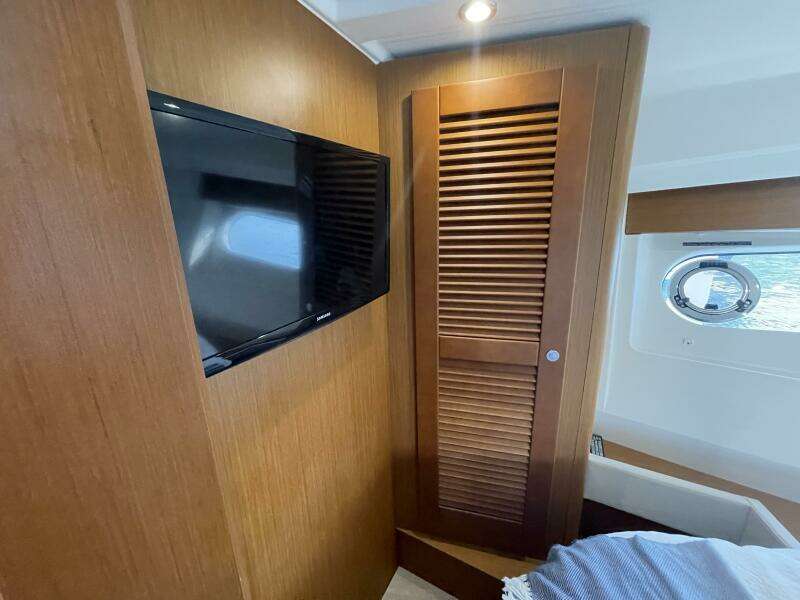 A TO Z 35ft Beneteau Yacht For Sale