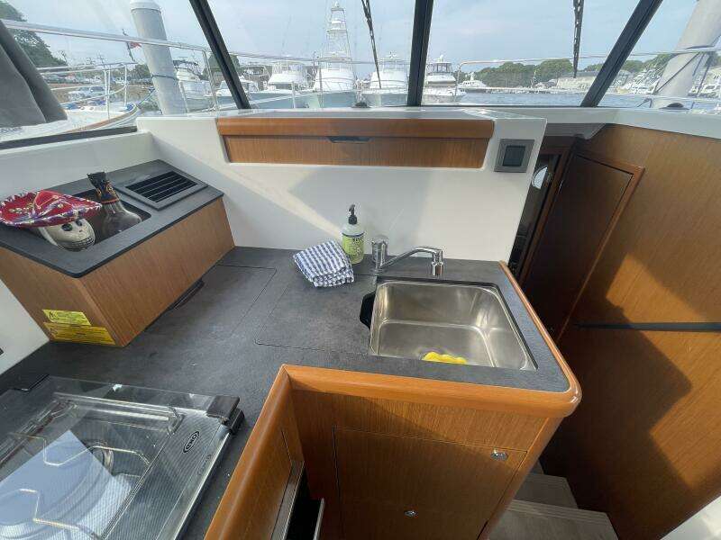 A TO Z 35ft Beneteau Yacht For Sale