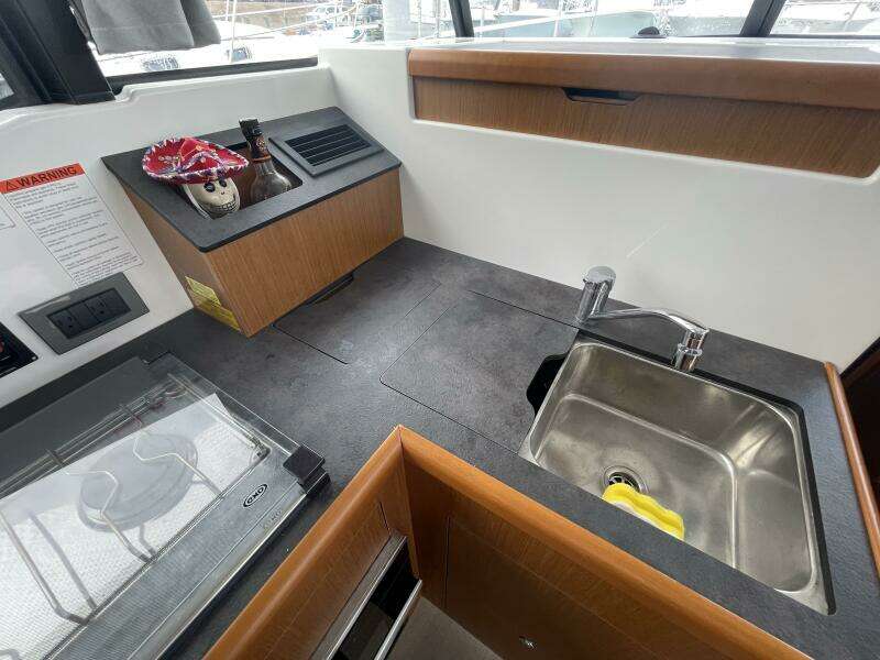 A TO Z 35ft Beneteau Yacht For Sale