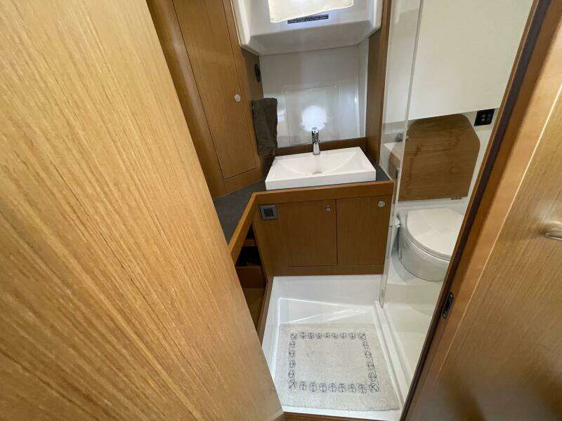 A TO Z 35ft Beneteau Yacht For Sale