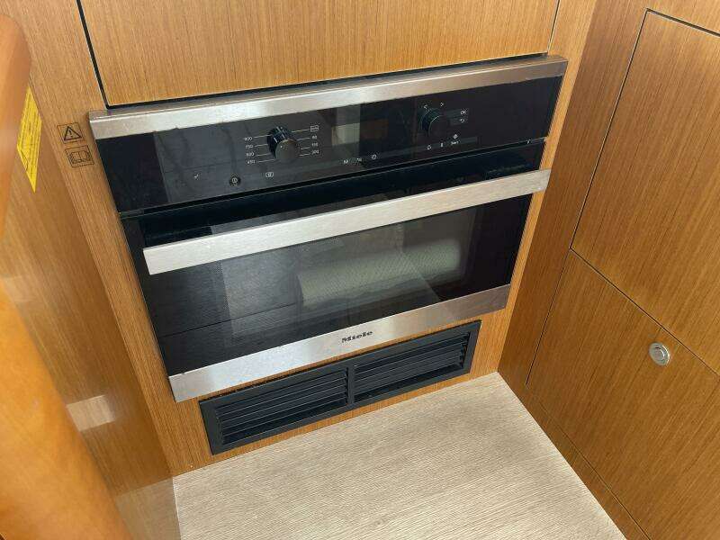 A TO Z 35ft Beneteau Yacht For Sale