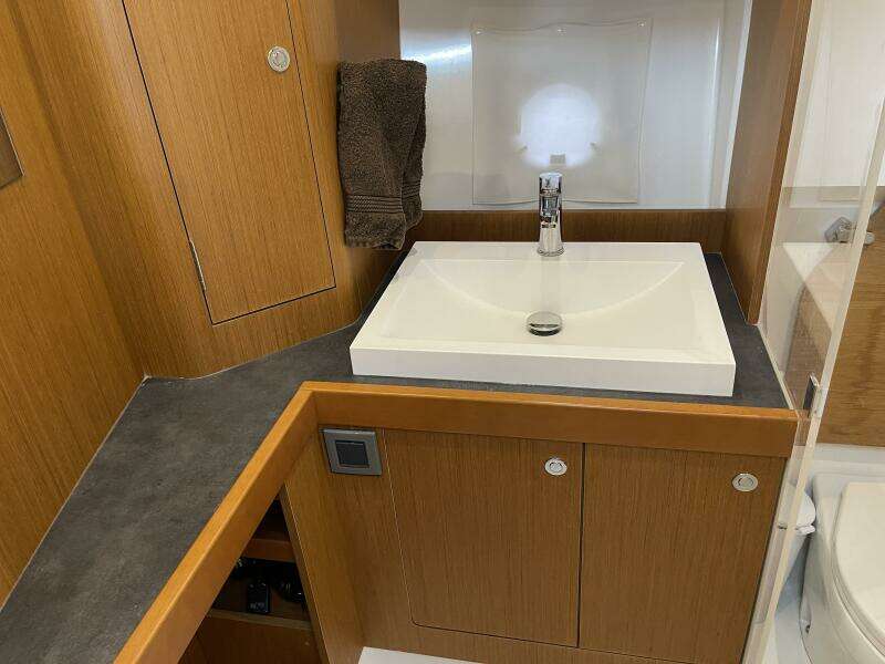 A TO Z 35ft Beneteau Yacht For Sale
