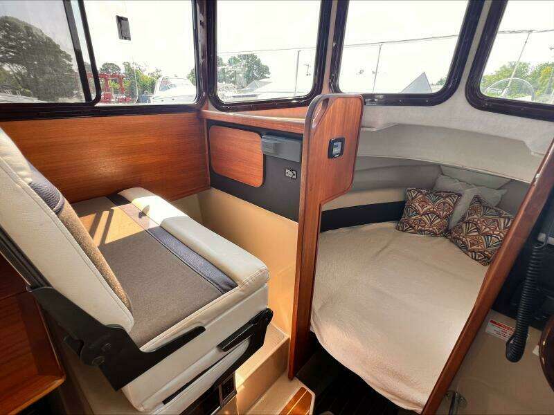 Snug Tug 27ft Ranger Tugs Yacht For Sale