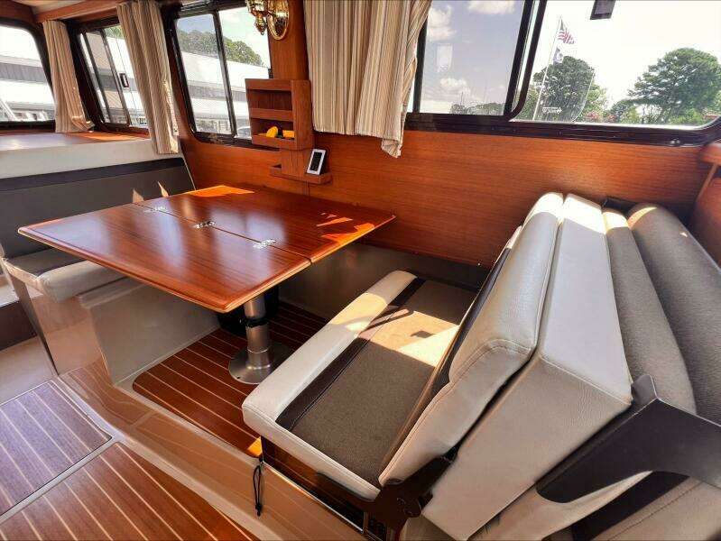 Snug Tug 27ft Ranger Tugs Yacht For Sale