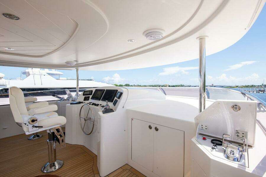 CERCA TROVA 112ft Westport Yacht For Sale