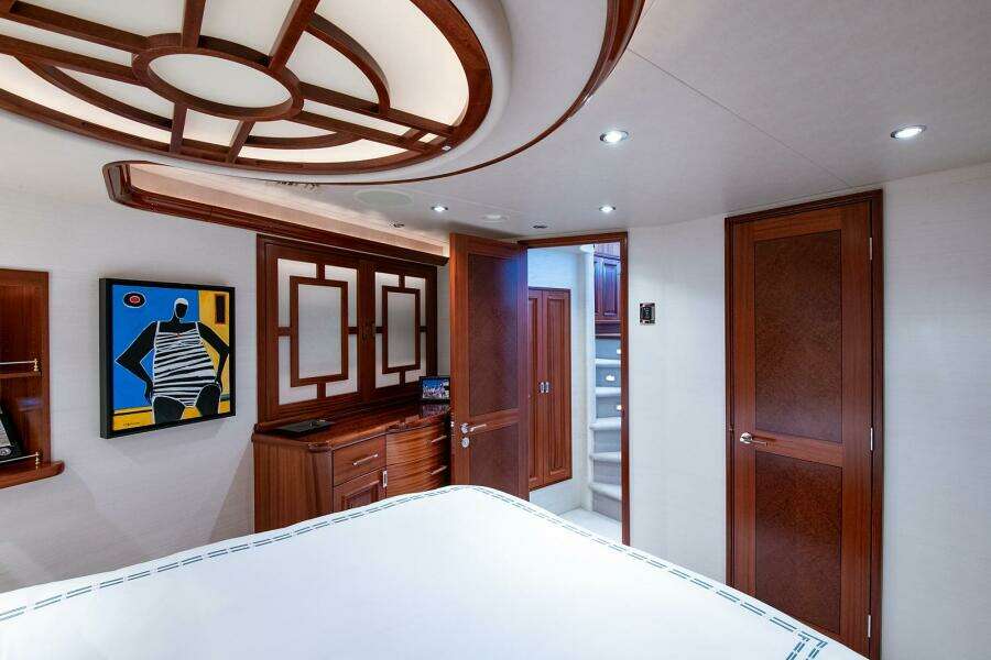 CERCA TROVA 112ft Westport Yacht For Sale