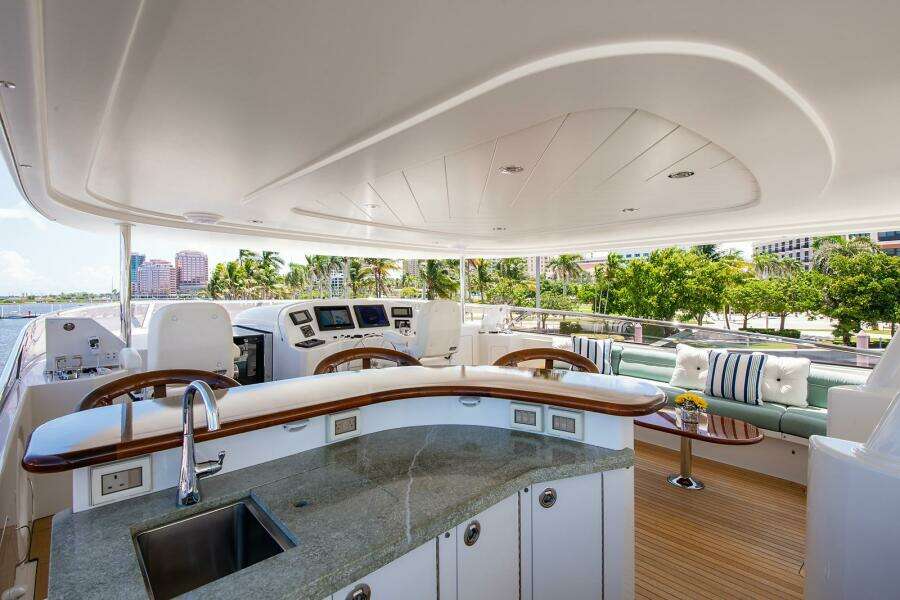 CERCA TROVA 112ft Westport Yacht For Sale