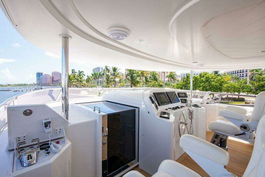 CERCA TROVA 112ft Westport Yacht For Sale
