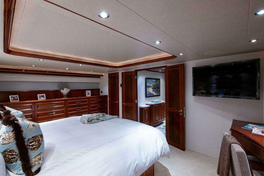 CERCA TROVA 112ft Westport Yacht For Sale
