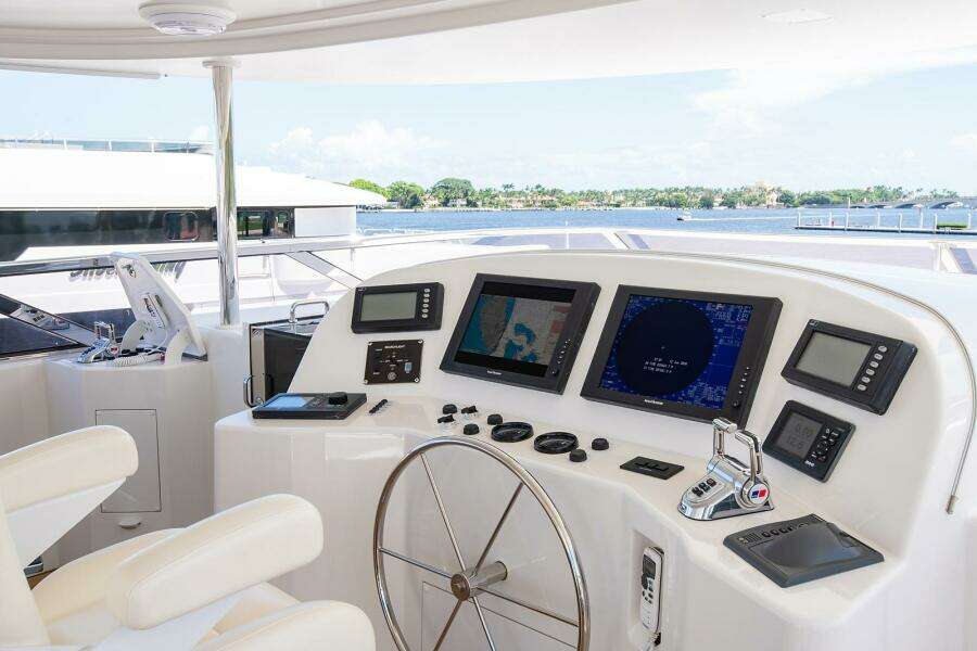 CERCA TROVA 112ft Westport Yacht For Sale