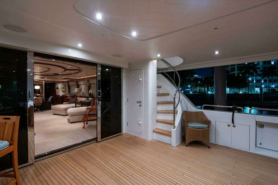 CERCA TROVA 112ft Westport Yacht For Sale