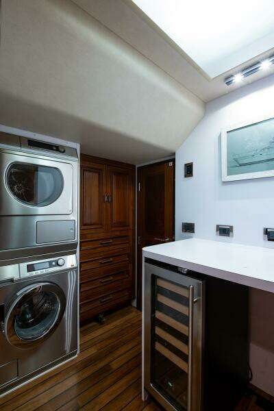 CERCA TROVA 112ft Westport Yacht For Sale