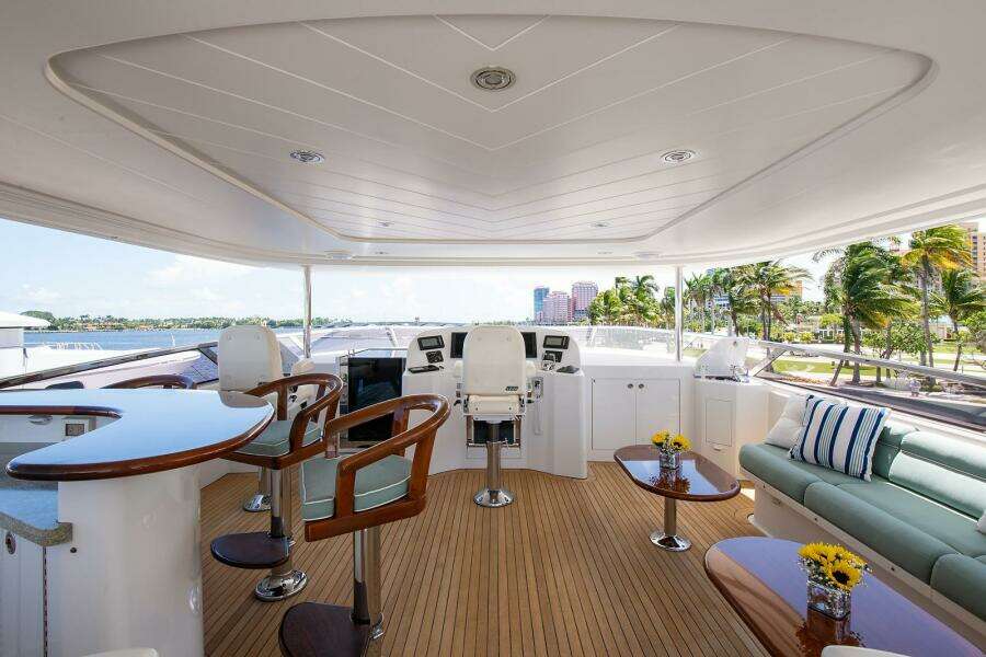 CERCA TROVA 112ft Westport Yacht For Sale