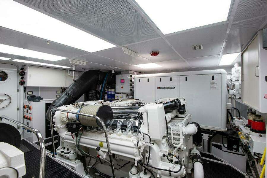 CERCA TROVA 112ft Westport Yacht For Sale