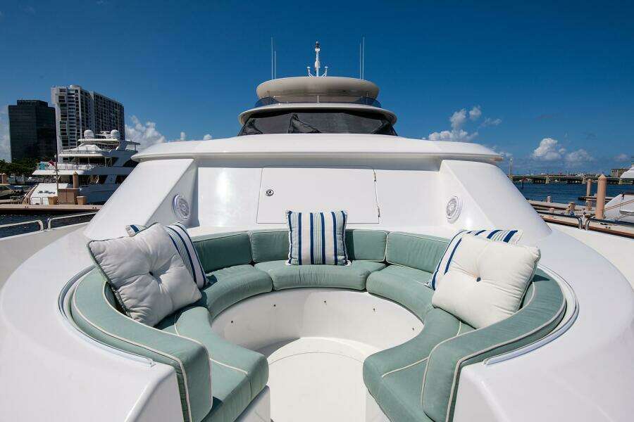 CERCA TROVA 112ft Westport Yacht For Sale