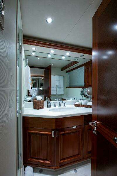 CERCA TROVA 112ft Westport Yacht For Sale
