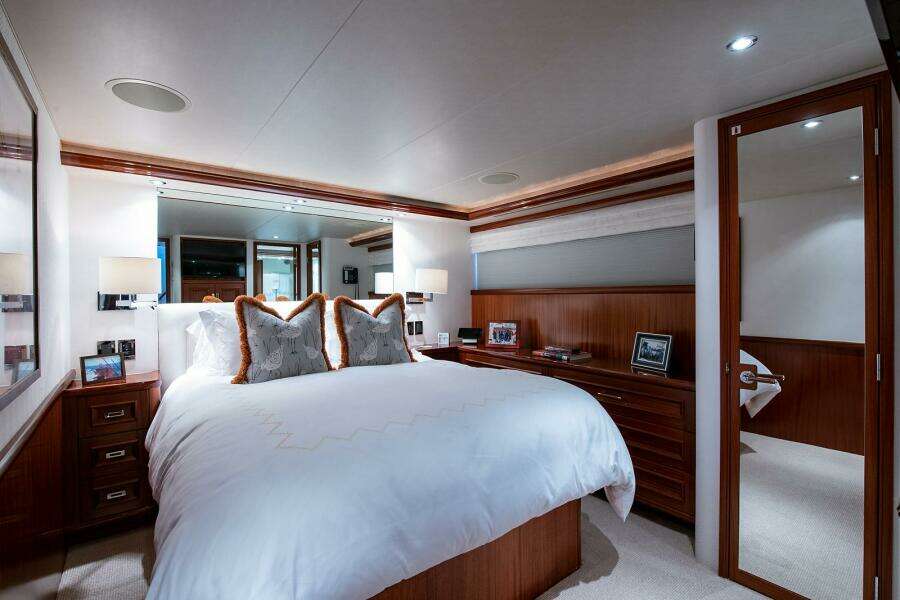 CERCA TROVA 112ft Westport Yacht For Sale