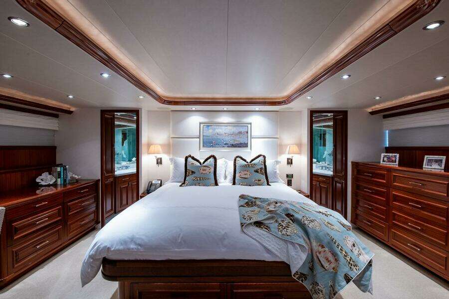 CERCA TROVA 112ft Westport Yacht For Sale