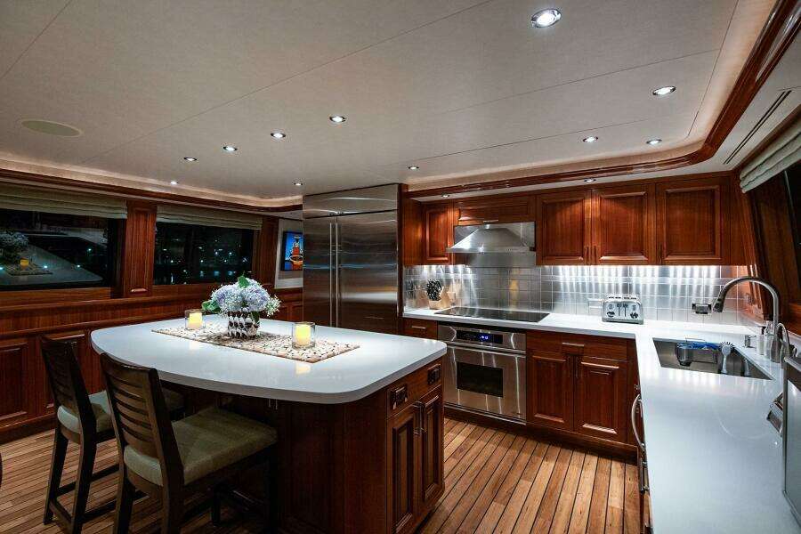 CERCA TROVA 112ft Westport Yacht For Sale