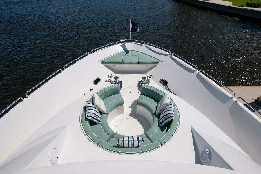 CERCA TROVA 112ft Westport Yacht For Sale