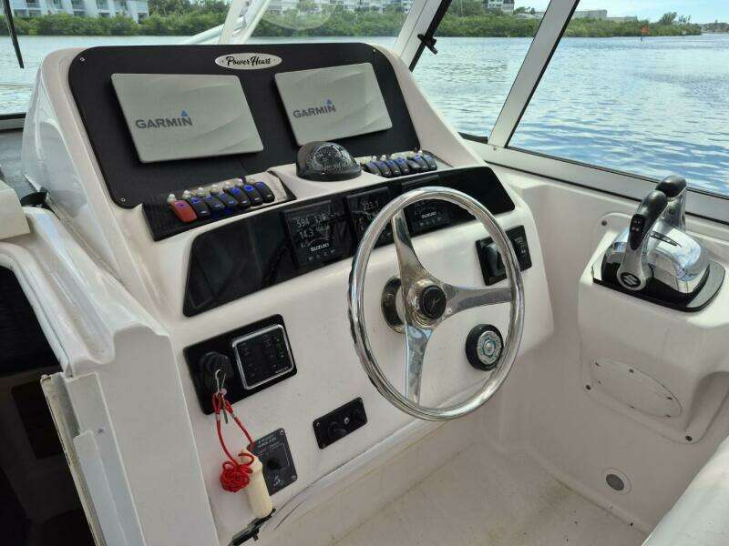 33ft Pro Line Yacht For Sale