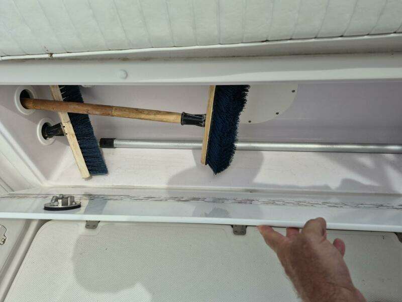 33ft Pro Line Yacht For Sale