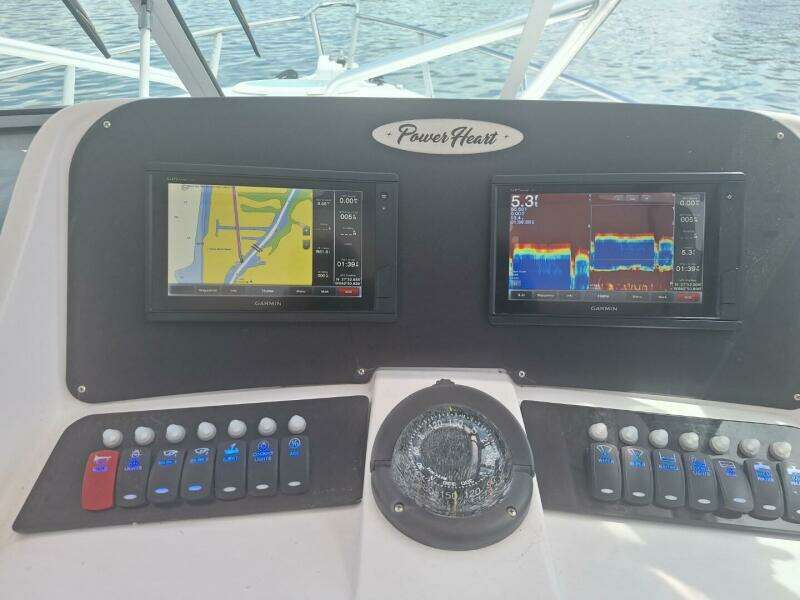 33ft Pro Line Yacht For Sale