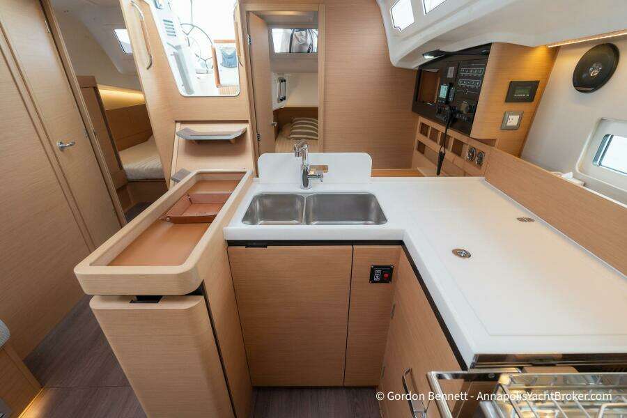 Shatzi 41ft Jeanneau Yacht For Sale