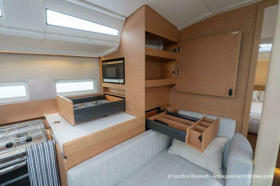 Shatzi 41ft Jeanneau Yacht For Sale