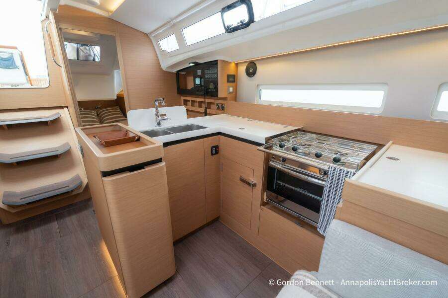 Shatzi 41ft Jeanneau Yacht For Sale